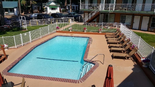 Alpine Inn And Spa image 9